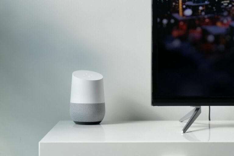 Master Your Chromecast with Google Assistant: Voice Command Examples